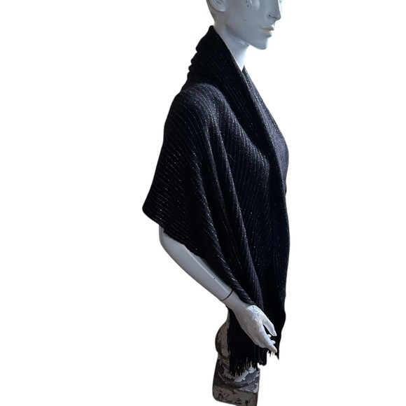 ❄️ 50% off winter black silver metallic striped fringe wrap scarf wrap - Picture 4 of 6